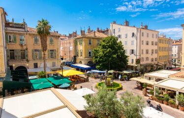 Marseille Place Thiars T2 vue Notre Dame de la Garde